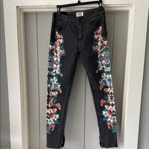 Floral Embroidered Skinny Jeans